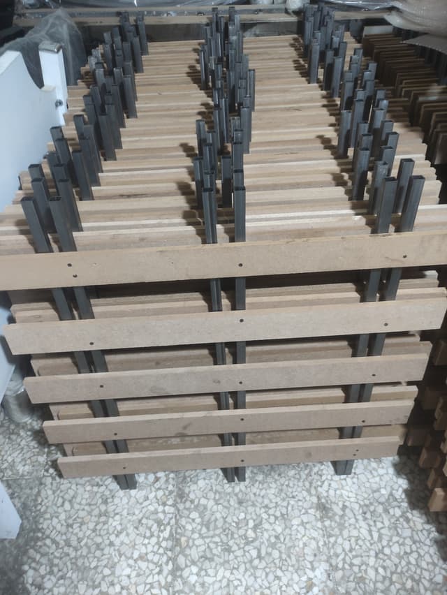 کفی تختخواب تکنفره چوب و فلز